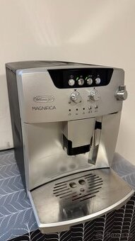 DeLonghi Magnifica ESAM – po servisu, vyčištěný, odvápněný
