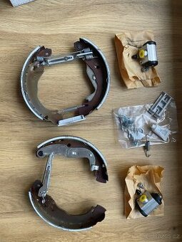 Nepoužitá sada zadních brzd Renault Clio V