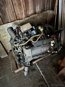 Motor z BMW E38 M60b30 manual