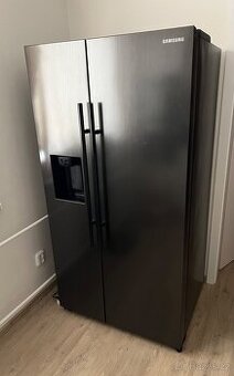 Americká lednice Samsung RS67N8211B1/EF černá