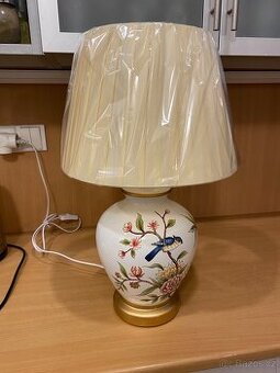 Stolní lampa Orientální krémová keramika.