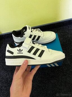 Adidas Forum Low Black White