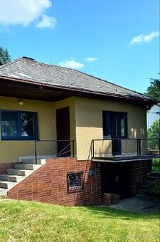 Chata u řeky Lužnice