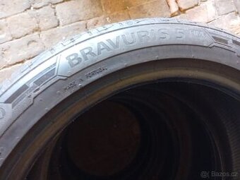 Prodám letní pneu 245/40 R18