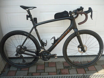 gravel Trek Checkpoint SLR7 2023 na Shimano GRX di2 2x11
