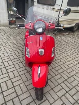 Vespa GTS 300 Super rv 2010 najeto 27790 km