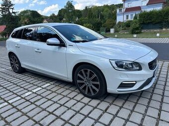 Volvo V60, 2.4 158 kW D6 AWD HYBRID R-DESIGN
