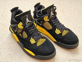 Nike AIR jordan 4 Retro