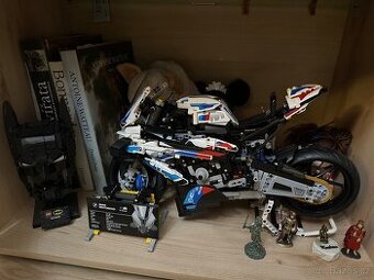 LEGO® Technic  BMW M 1000 RR
