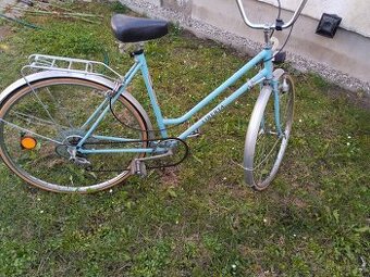 Staré dámské kolo