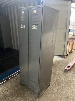 Plechová skříňka