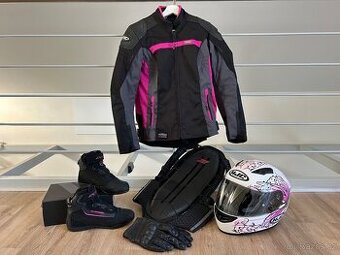 Kompletní dámská moto výbava – helma, bunda, boty, páteřák (