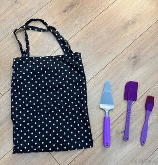 Věci do kuchyně a bavlněná taška