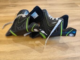 Chlapecké brusle 41