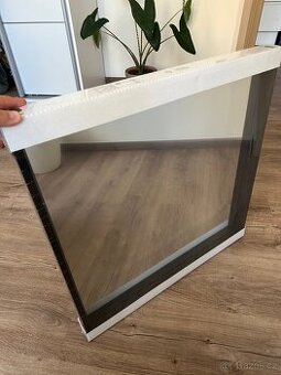 Nové zrcadlo Ikea Nissedal