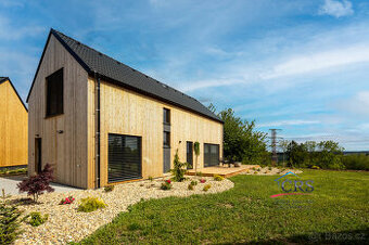 RD 4+kk/T, parkování pro 2 auta, Nová ves pod Pleší - 1