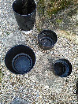 Prodám 4 ks kvalitní německé květináče.