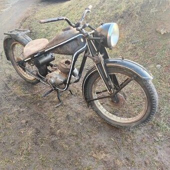 ČZ 175 předvalecna