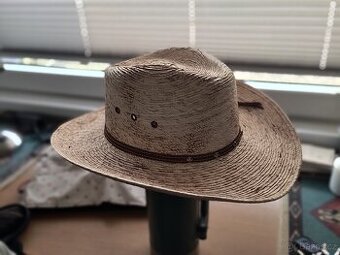 Slaměný westernový klobouk