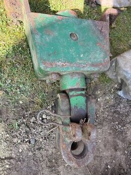 Horní závěs zetor super 50