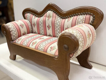 Sofá - pohovka pro panenky