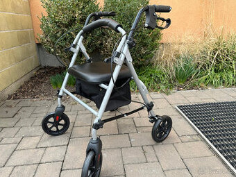 Chodítko pro seniory a důchodce - rolátor