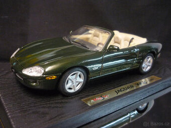 Jaguar XK8 1996 Maisto 1/18