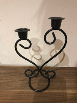 Kovaný svícen na čajové svíčky