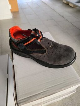 Pracovní sandály Boty Base vel. 43