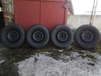 plechove disky s pneu 215/65/16 5x114,5 nisan xtrail
