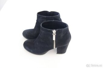 dámské kotníkové boty Bershka