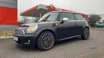Mini cooper R56 1.6 16v 88kw super stav