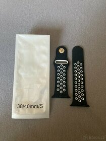 Černobílý pásek na Apple Watch