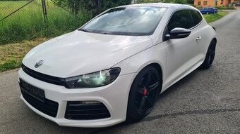 VOLKSWAGEN SCIROCCO - 2,0TSi Sport 147kW R packet Manuál.
