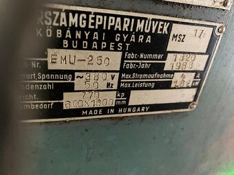 EMU 250 hrotový soustruh