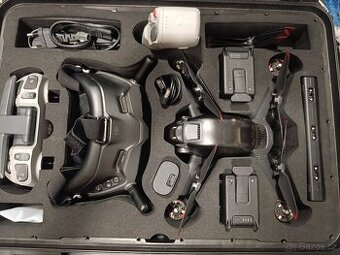 Dron DJI FPV