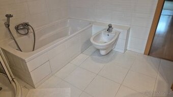 Bidet včetně bidetové baterie
