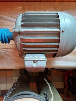 ELEKTROMOTOR PATKOVÝ 1,5KW 1430 ot/min