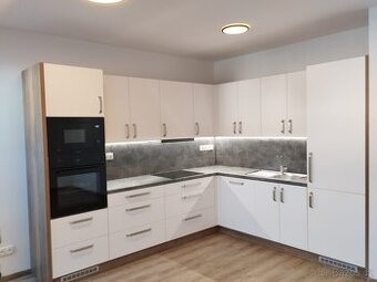 pronájem nově rekonstr.bytu 2+KK
