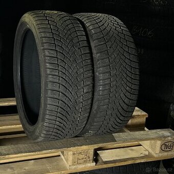 Zimní pneu 225/40 R19 93W Bridgestone 7-7,5mm