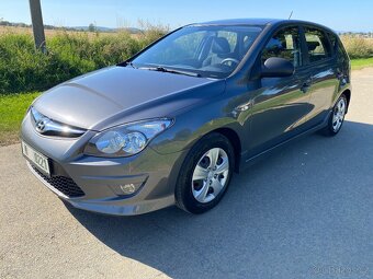 Hyundai i30 //1.4i//80kW//1.MAJITELKA//SERVIS//