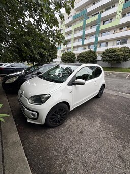Pronajem auta pro rozvoz jídla VW Up CNG