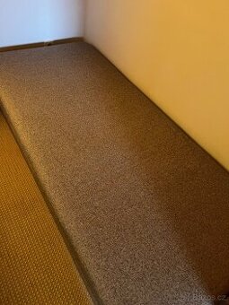 Válenda s úložným prostorem