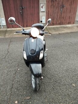 Prodám skútr Vespa LX 125