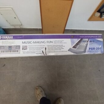 Yamaha PSR 295