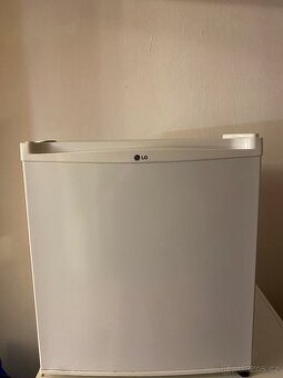 Prodám mini lednici LG GC-051SS – 46 l