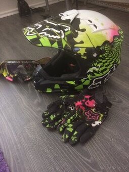 Prodám / Motokrosová helma, rukavice, brýle
