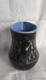 keramické džbánky