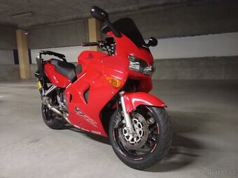 Honda vfr800fi možná výměna