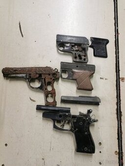 Startovací pistole Start. Plynová pistole.